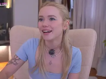 Stripchat Live Sex Cam of LexieLoree