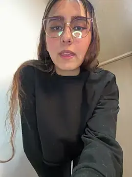 Stripchat Live Sex Cam of CANDYXXX-