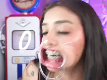 Stripchat Free Live Porn of miss_collins