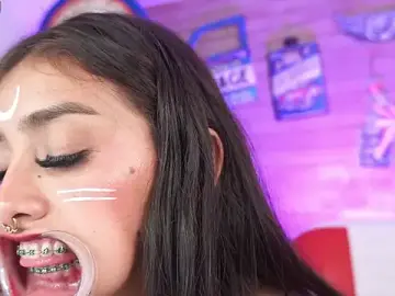 Stripchat Free Live Porn of miss_collins