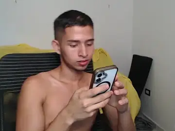 Stripchat Live Sex Cam of harold_18_
