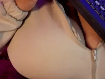 Stripchat Adult Webcam of MollyBigBoobs12