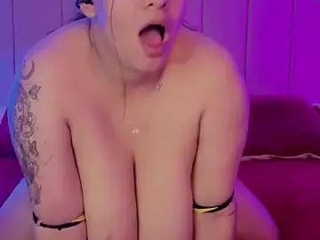 Stripchat Free Live Porn of MollyBigBoobs12