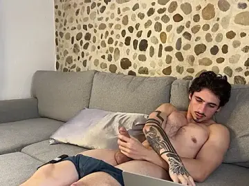 Stripchat Free Porn Cam of David_Brown18