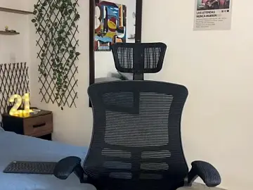 Stripchat Free Porn Cam of David_Brown18