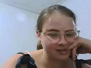 Stripchat Free Live Porn of HellenMiyer1111