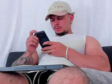 Stripchat Adult Webcam of NoahhBrown