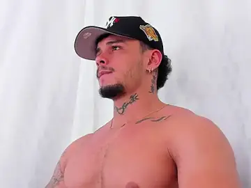 Stripchat Free Live Porn of NoahhBrown