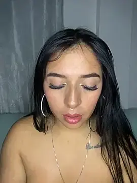 Stripchat Sex Cam of Loren_sexx6