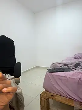 Stripchat Live Sex Cam of RENELL