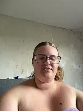 Stripchat Free Porn Cam of CurvyPaar2