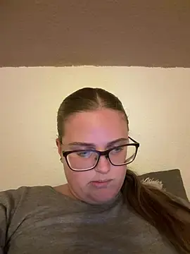 Stripchat Adult Webcam of CurvyPaar2