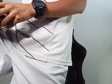 Stripchat Sex Cam of HomeAloneK