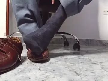 Stripchat Sex Cam of HomeAloneK