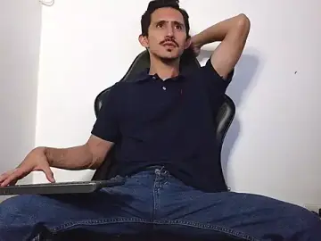 Stripchat Best Webcam of HomeAloneK