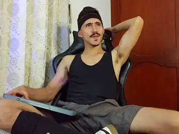 Stripchat Live Sex Cam of HomeAloneK