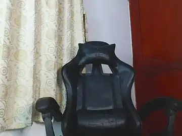 Stripchat Live Sex Cam of HomeAloneK