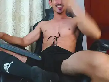 Stripchat Live Sex Cam of HomeAloneK