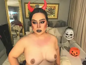 Stripchat Sex Cam of RavennaMiller