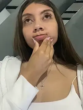 Stripchat Live Sex Cam of Sara-cooper2