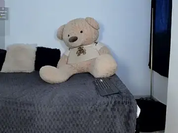 Stripchat Live Sex Cam of LittleParker