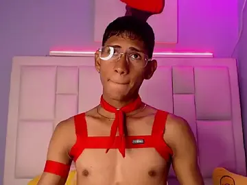 Stripchat Free Live Porn of Nick_Collins18