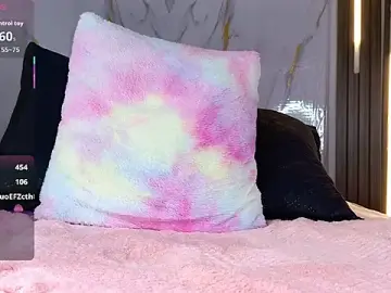 Stripchat Nude Webcam of mia_099