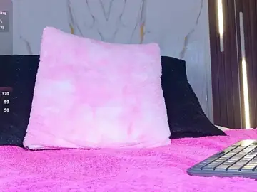 Stripchat Nude Webcam of mia_099