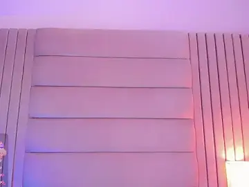 Stripchat Live Sex Cam of Camille_deluxe