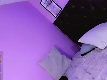 Stripchat Live Sex Cam of Camille_deluxe