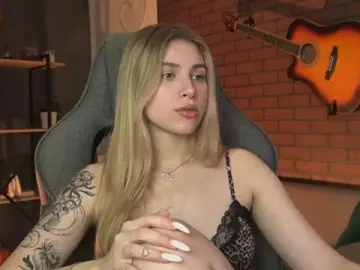 Stripchat Nude Webcam of EllieCutes