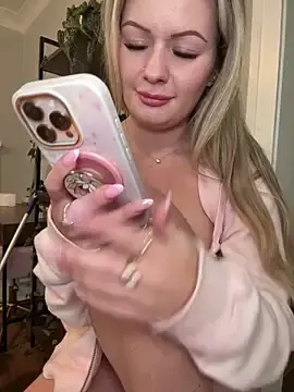 Stripchat Watch Live Sex Cams of LoveShae_