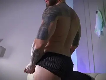 Stripchat Nude Webcam of Frank_Farrell