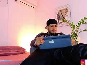 Stripchat Free Porn Cam of JordanSmiith_