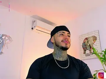 Stripchat Live Sex Cam of JordanSmiith_