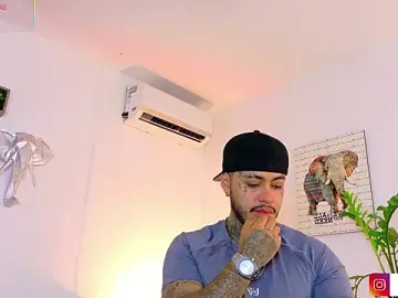 Stripchat Adult Webcam of JordanSmiith_