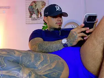 Stripchat Live Sex Cam of JordanSmiith_