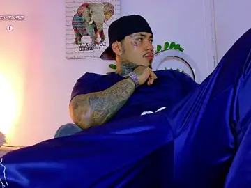 Stripchat Live Sex Cam of JordanSmiith_