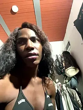 Stripchat Live Sex of Richchocolatesweet_