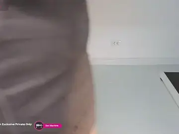 Stripchat Live Sex Cam of Bosombee