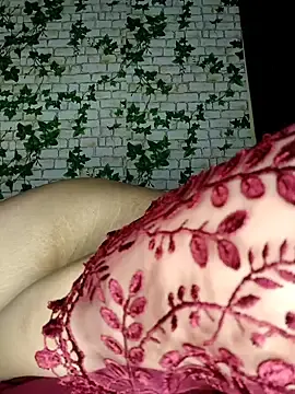 Stripchat Nude Webcam of yaraa49