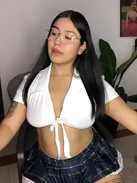 Stripchat Live Sex Cam of EmmaRossem