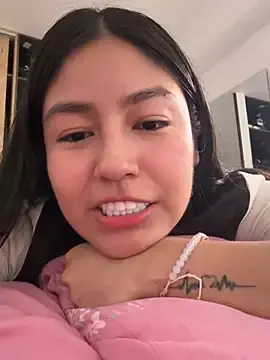 Stripchat Watch Live Sex Cams of EmmaRossem