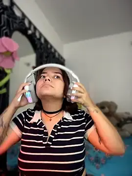 Stripchat Sex Cam of Ema_kraus
