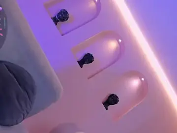 Stripchat Free Porn Cam of TaraLawrence