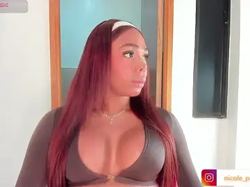 Stripchat Sex Cam of Nicole_Paradise