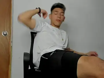 Stripchat Watch Live Sex Cams of andrew_rose_