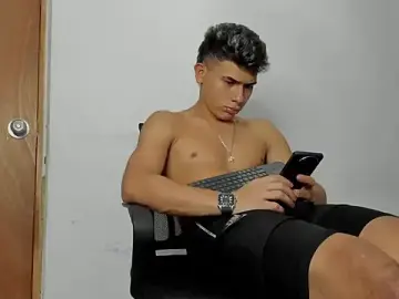 Stripchat Adult Video Chat of andrew_rose_