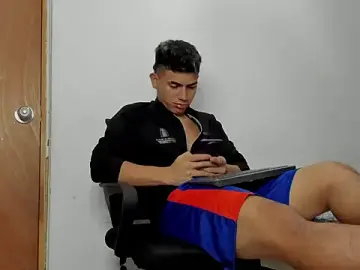 Stripchat Live Sex of andrew_rose_