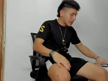 Stripchat Adult Webcams of andrew_rose_